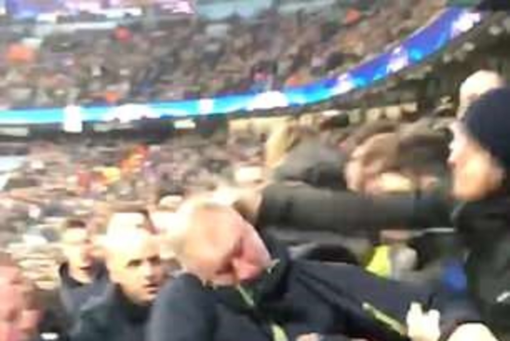 VIDEO | Liverpooli fänn sai Manchester City poolehoidjatelt värava tähistamise eest julmalt peksa
