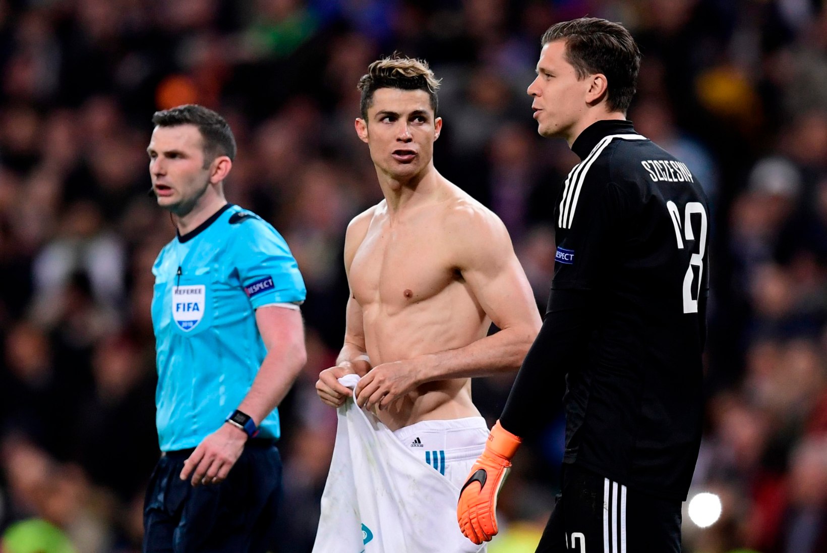SÄRISEVALT KUUM GALERII | Lase silmal puhata piltidel, kus Ronaldo särki ei kanna!