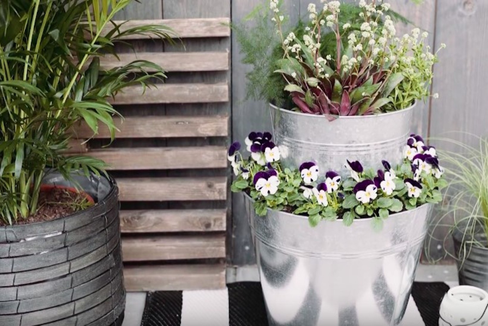 Vau, kui lahe idee! VIDEO: põnev lilleseade terassile