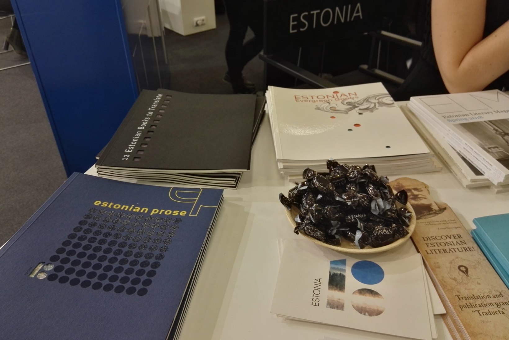 Kuidas Eesti kirjandus laia maailma lennutada?