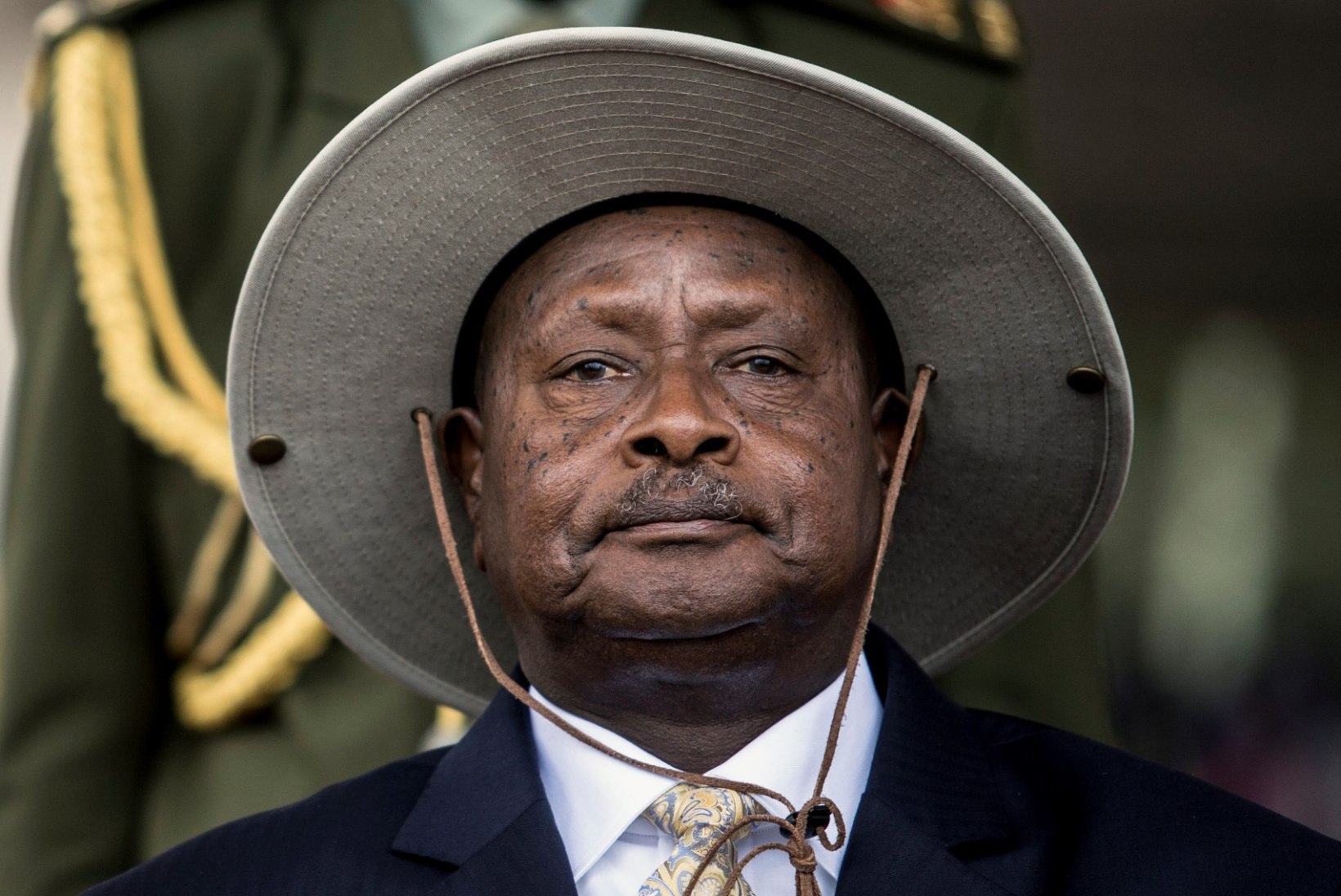 Uganda president tahab suuseksi ära keelata: „Suu on söömiseks!“