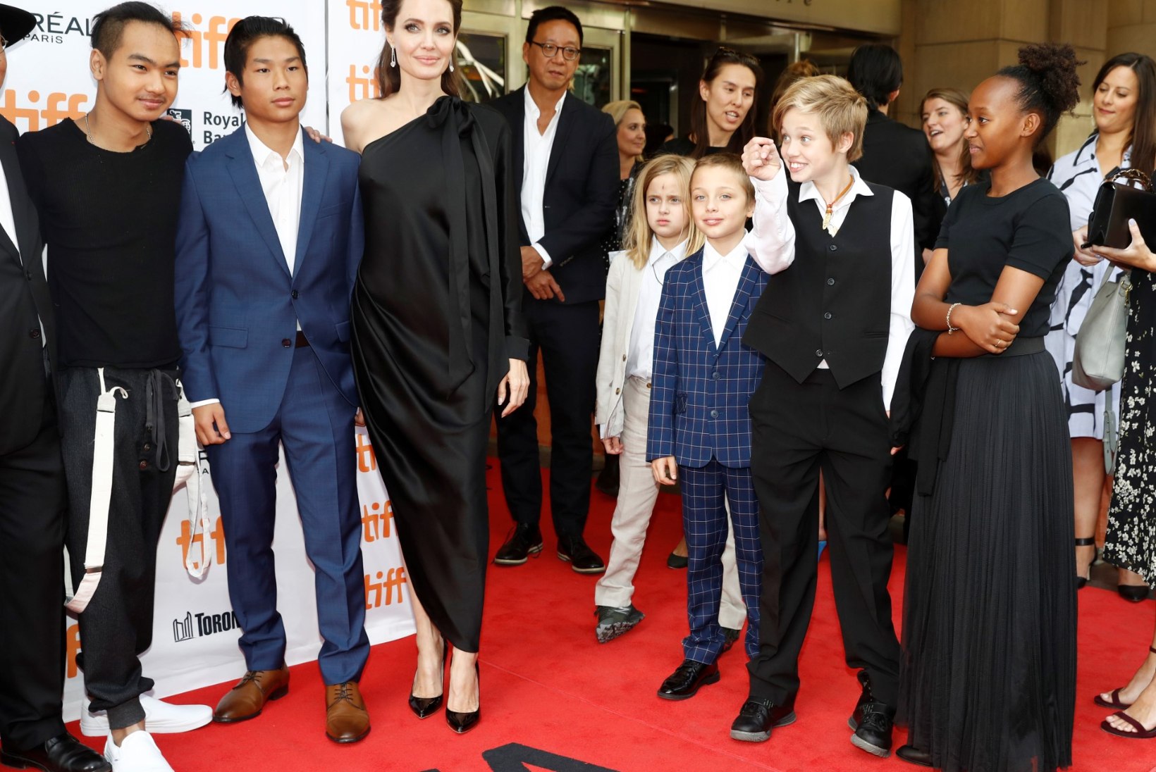 Brad Pitt ja Angelina Jolie lahutus jõustub: paarike on sõlminud vaherahu ning hakkab jagama laste hooldusõigust