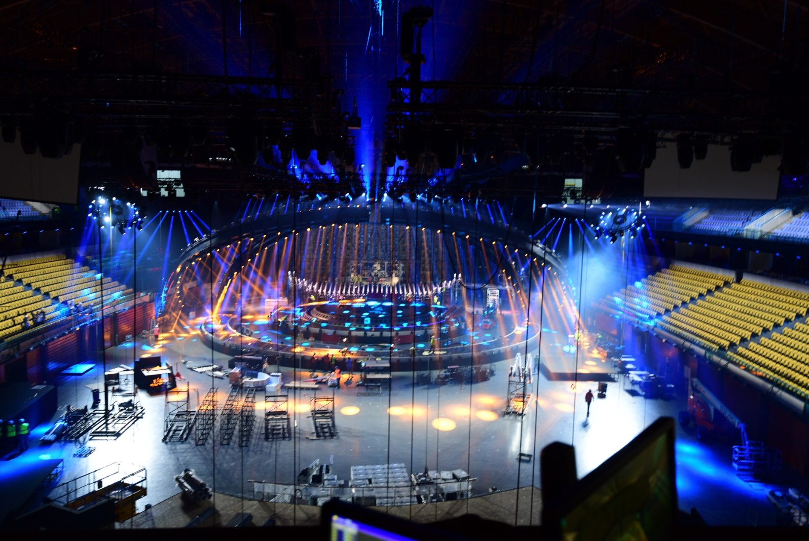 GALERII | Vaata, kuidas kerkib tänavune Eurovisioni lava 