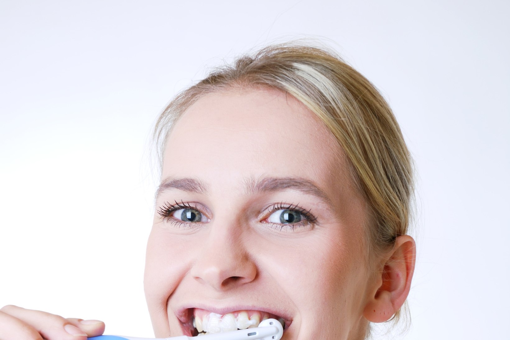 Miks eelistada elektrilist hambaharja tavalisele?