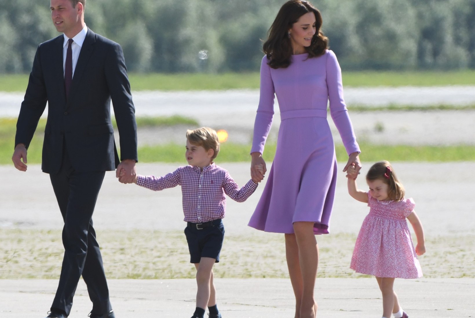 Kihlveokontorites usutakse, et Kate Middleton sünnitab teise poja