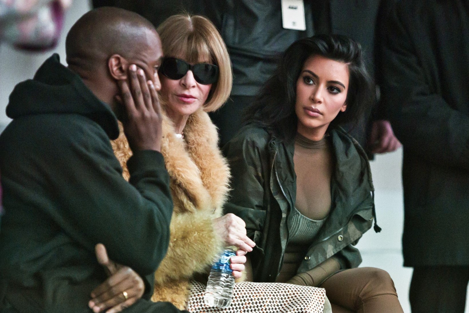 NUTA VÕI NAERA: Kanye West disainis uued kolejalatsid
