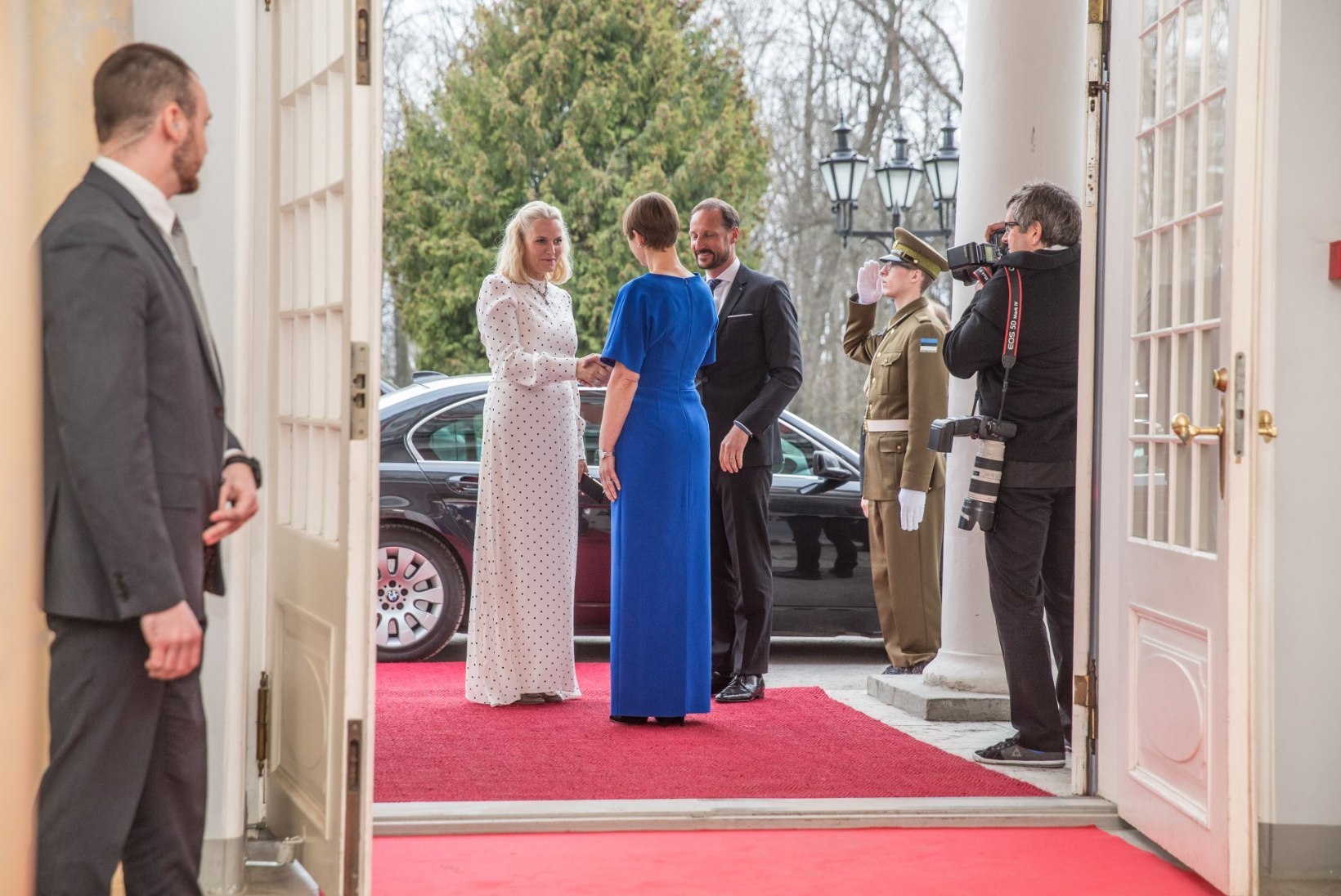 GALERII | President Kaljulaid kutsus Norra kuningliku paari pidulikule õhtusöögile