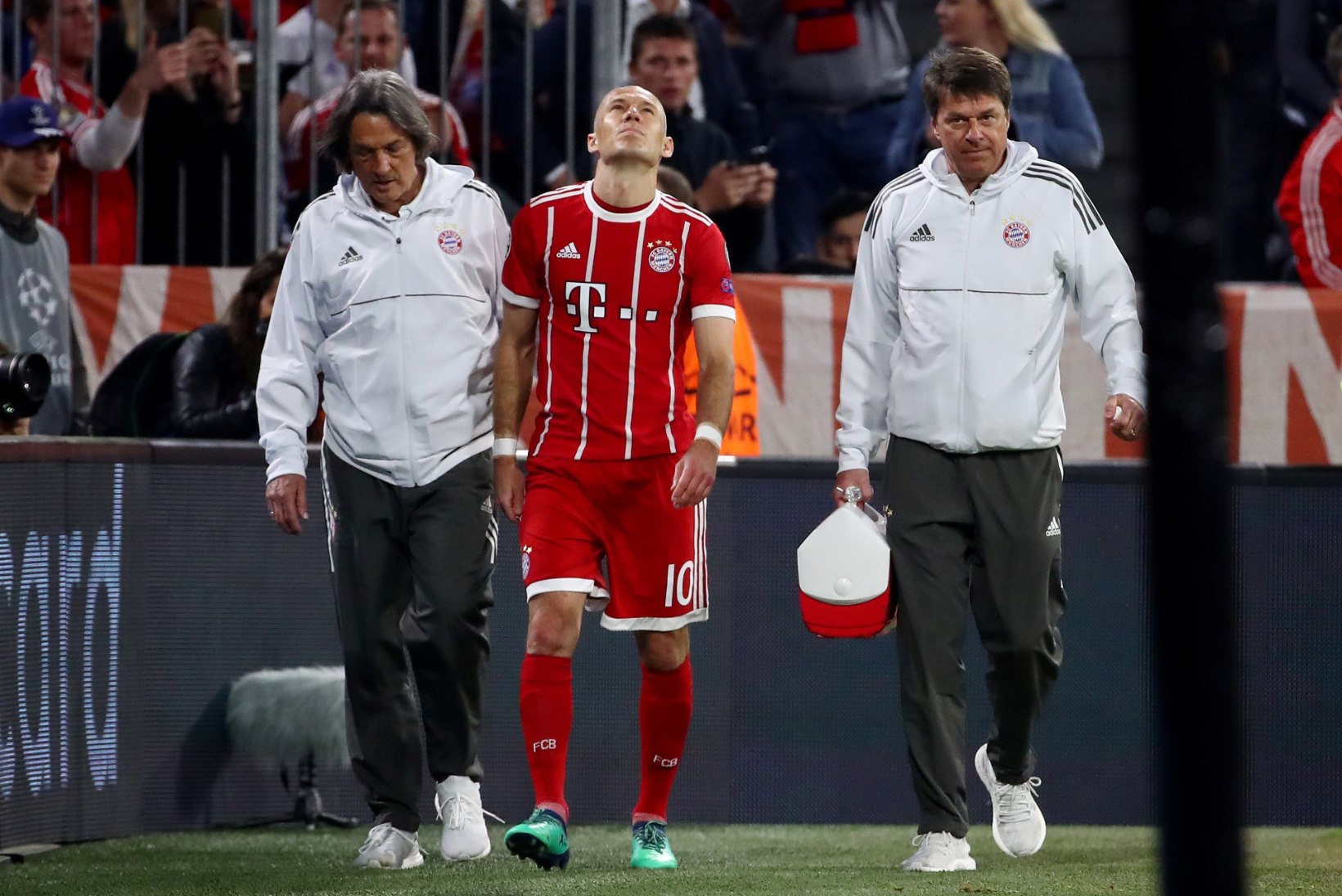 VIDEOD | Bayern kaotas koduväljakul nii mängu kui ka kaks tähtsat meest