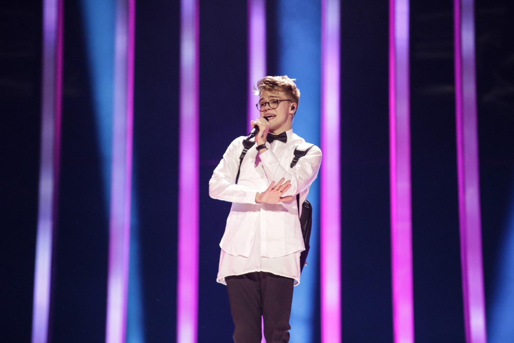 Tšehhi eurolaulja vigastas Eurovisioni esimeses lavaproovis selga