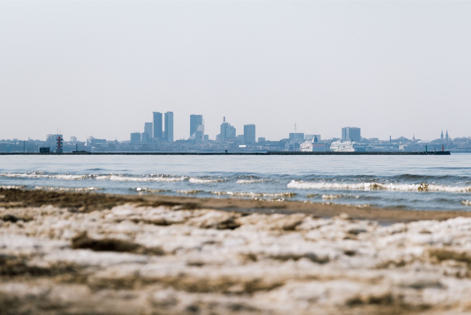 GALERII | Rannahooaeg paistab: Pirita rannas nauditakse sooja ilma