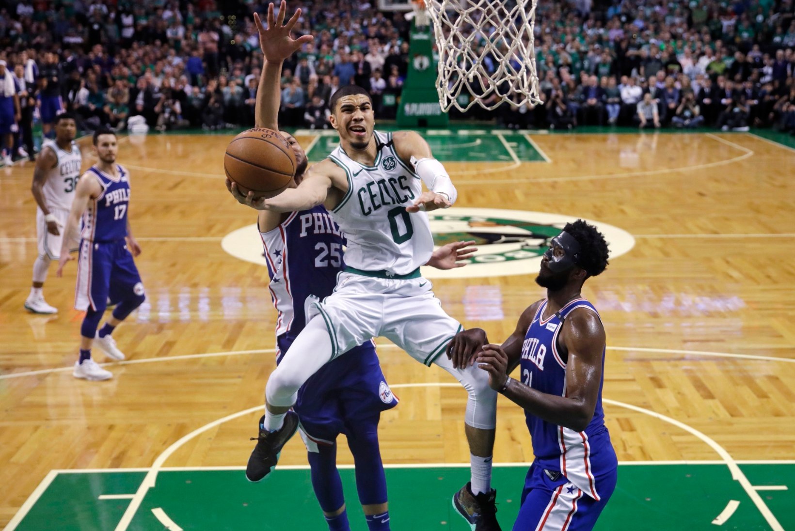 VIDEO | Boston Celticsi noored ässad võtsid Philadelphia skalbi, ees ootab LeBron James