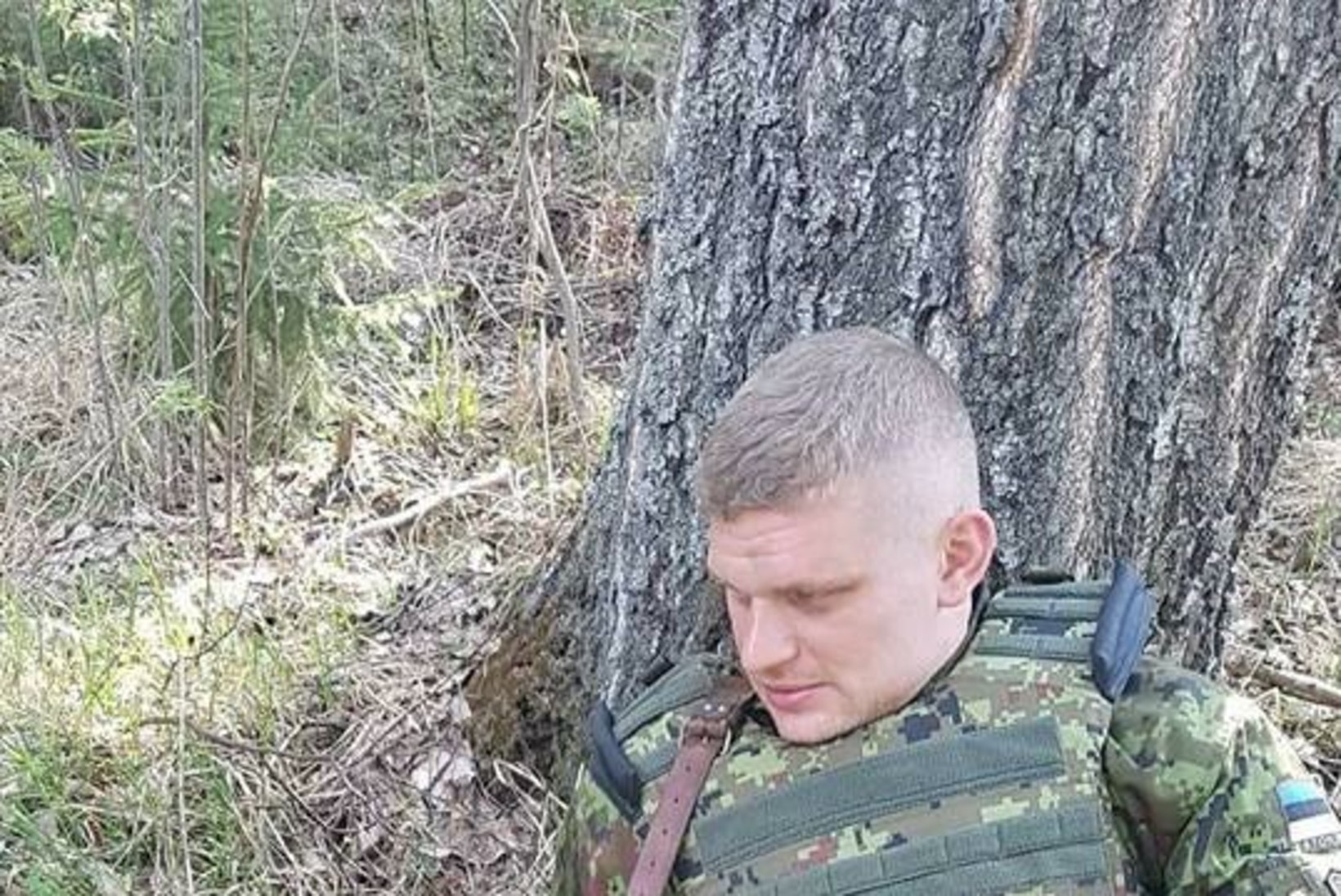FOTOD JA VIDEO | Lembehetk Siilil: põdravasikas andis sõdurile musi!