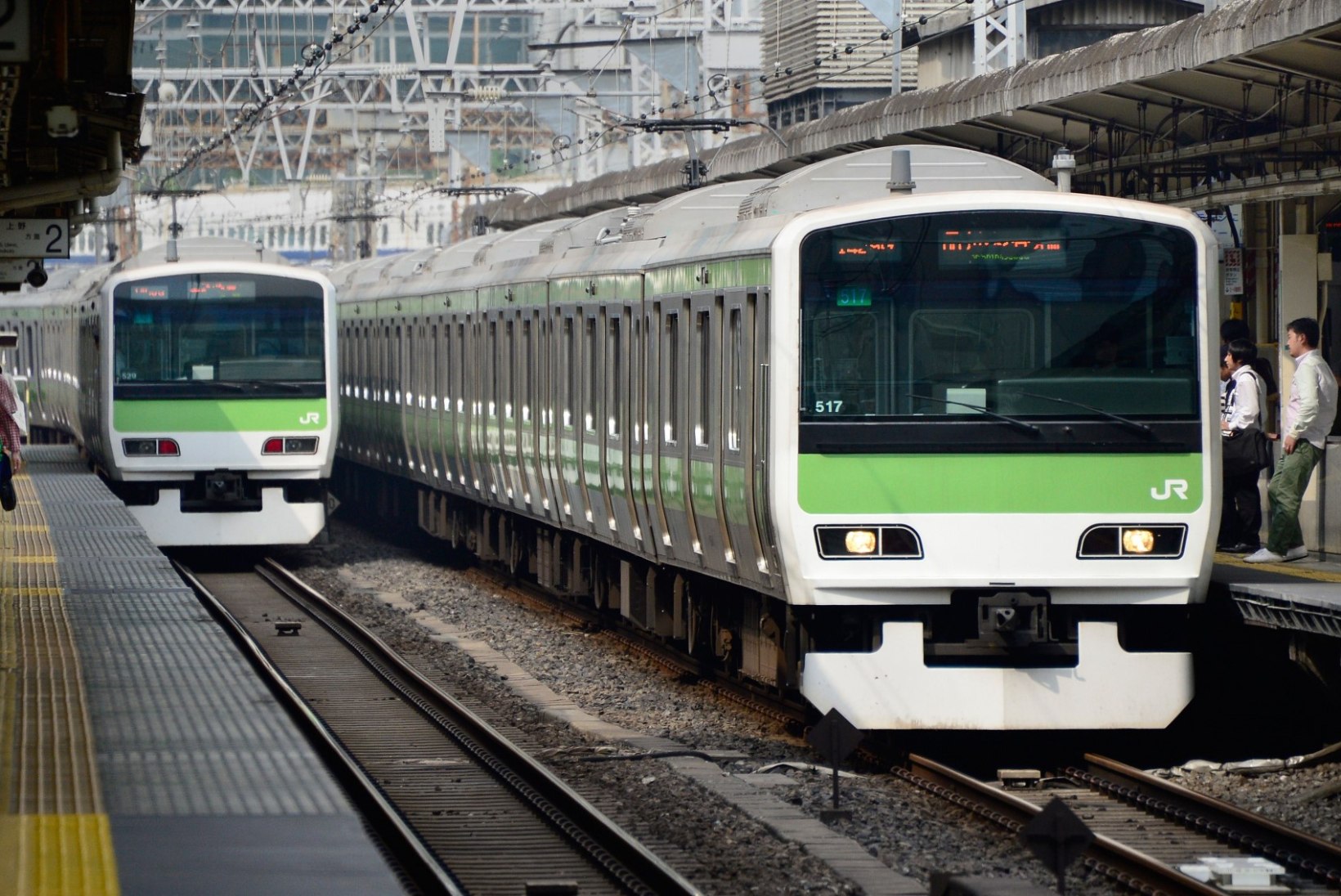 Jaapani raudtee-ettevõte vabandas avalikult rongi 25 sekundit varasema väljumise eest