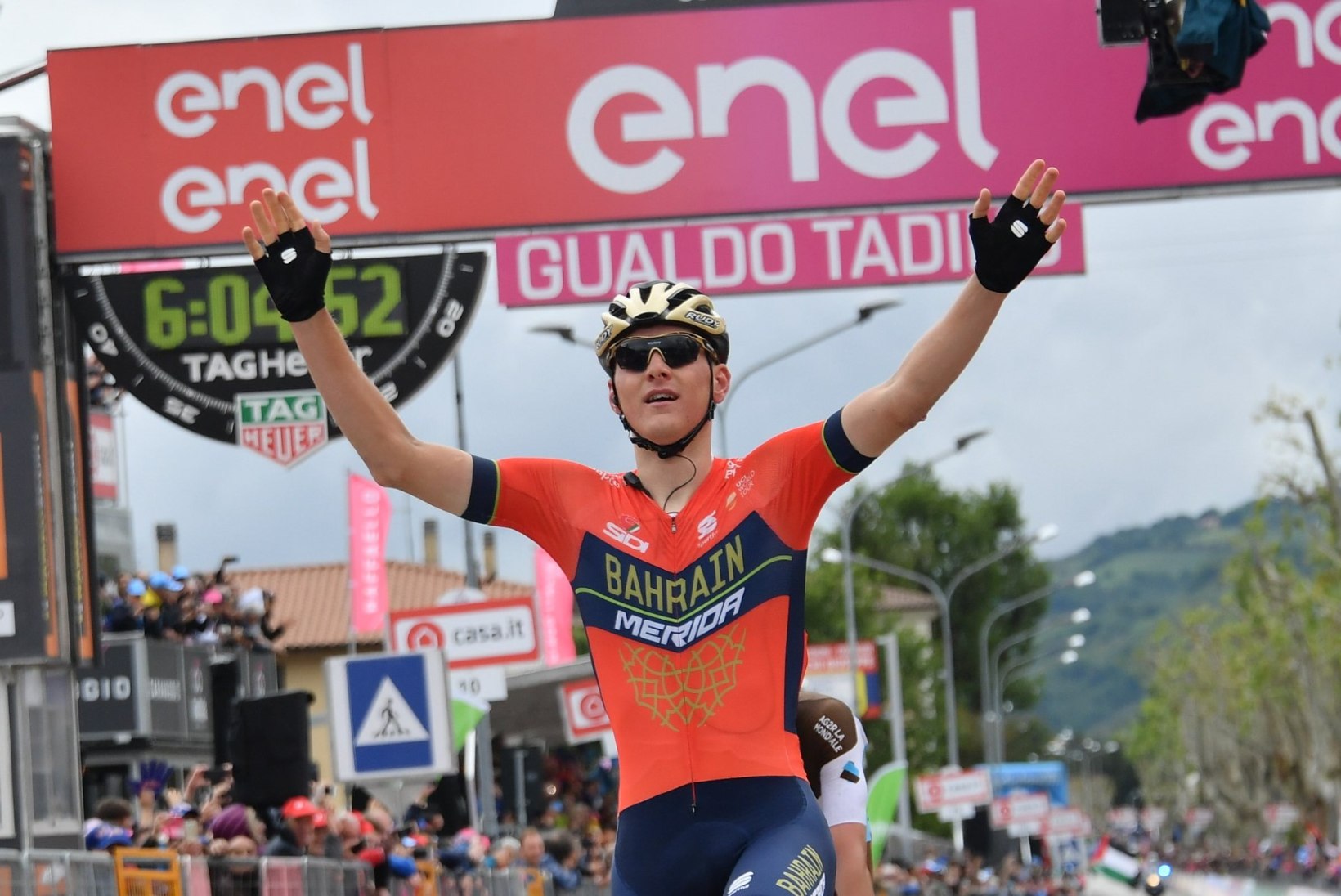 Giro d'Italial teist kohta hoidnud ratturit tabas katastroof, Kangert parematest kaugel