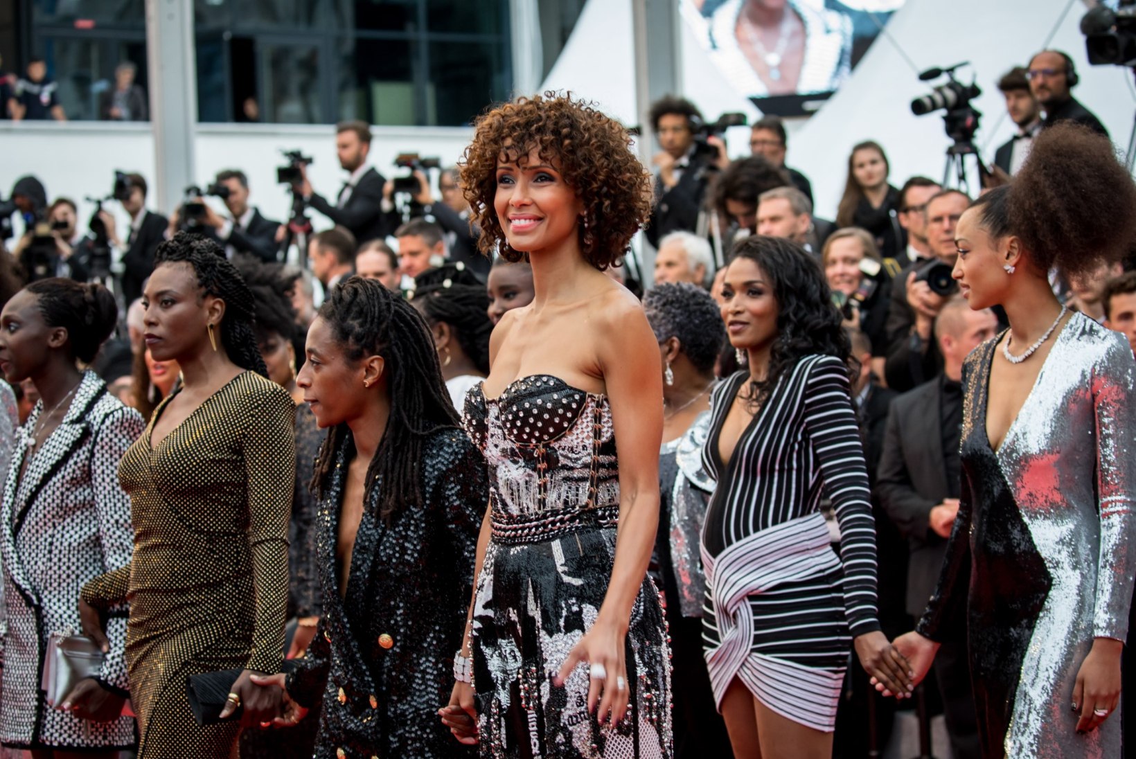 FOTOD | Mustanahalised näitlejannad protestisid Cannes'is rassismi vastu