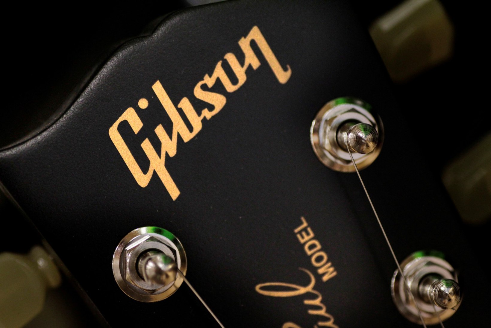 Legendaarne kitarritootja Gibson kuulutas välja pankroti