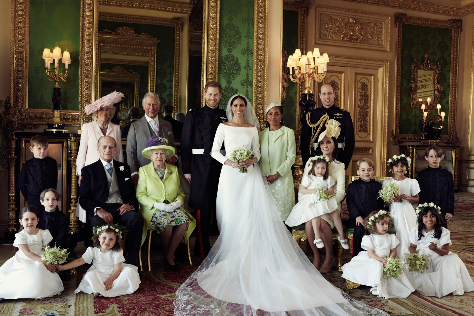 IMEKAUNIS! Kuningakoda avaldas noorpaari ametlikud pulmafotod