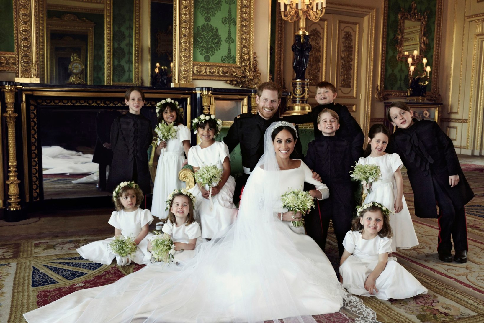 IMEKAUNIS! Kuningakoda avaldas noorpaari ametlikud pulmafotod
