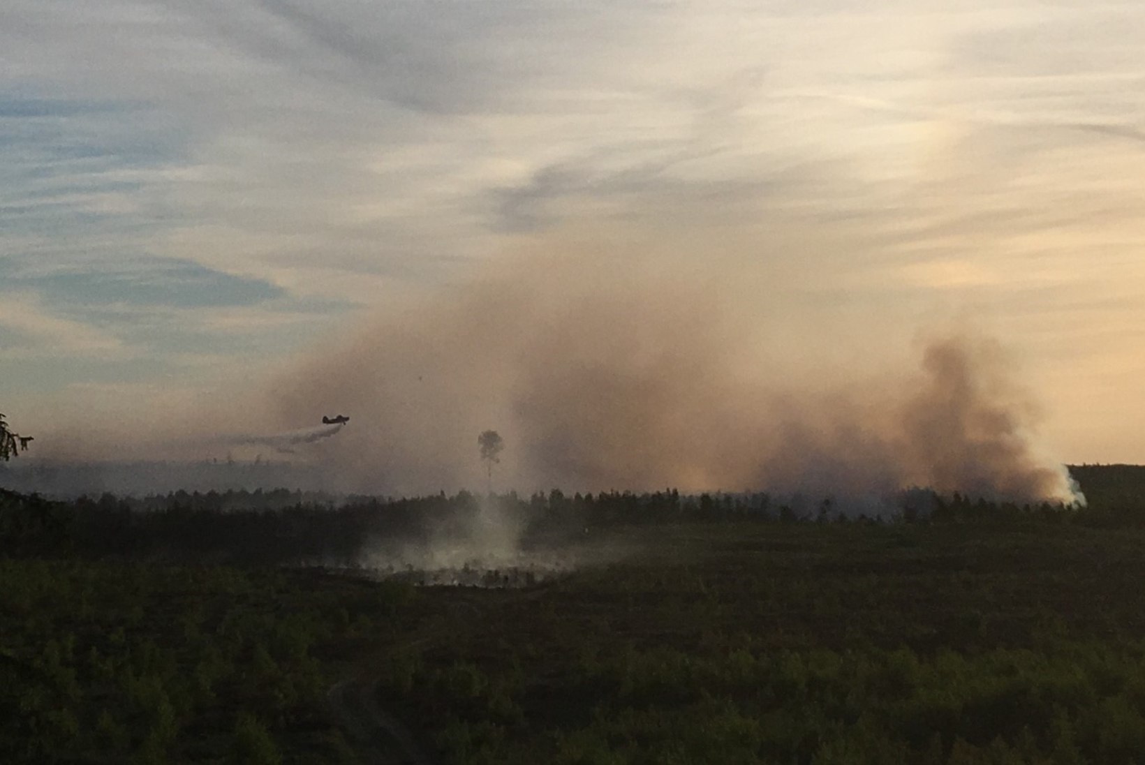 FOTOD SÜNDMUSKOHALT | Kaitseväe keskpolügooni põleng on levinud 164 hektarile
