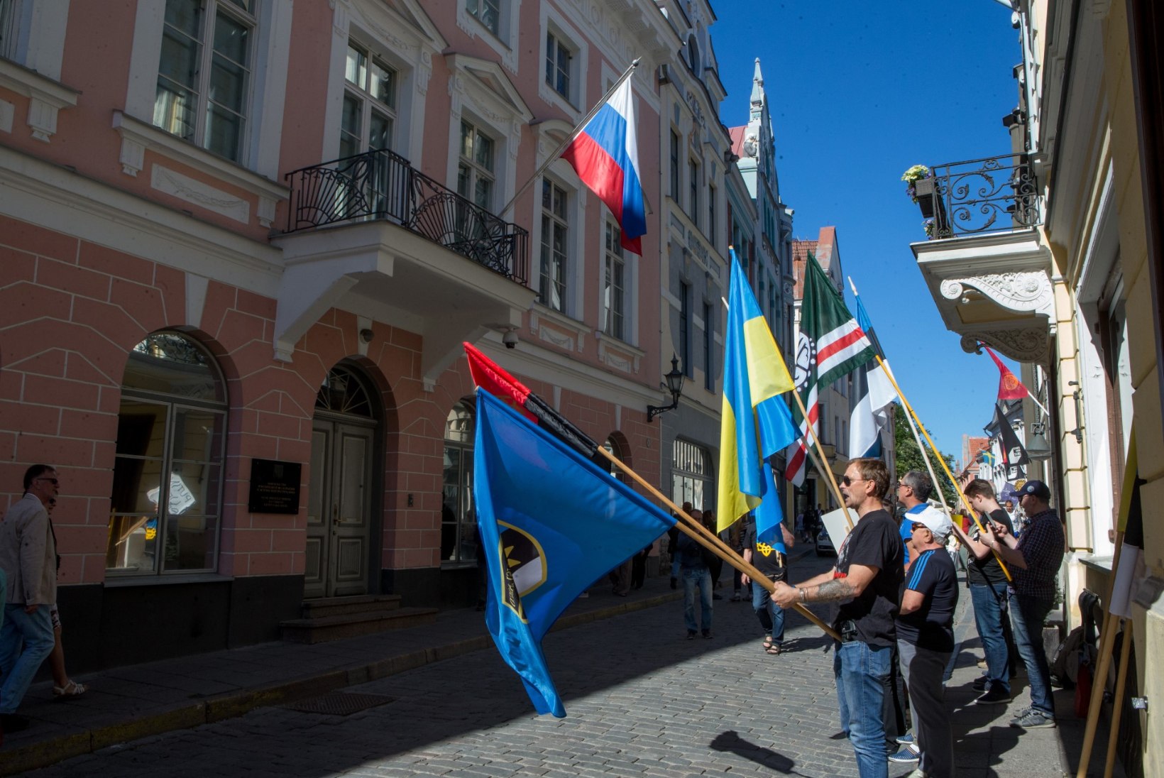GALERII | Vene saatkonna ees avaldati meelt ukraina poliitvangide vabastamiseks
