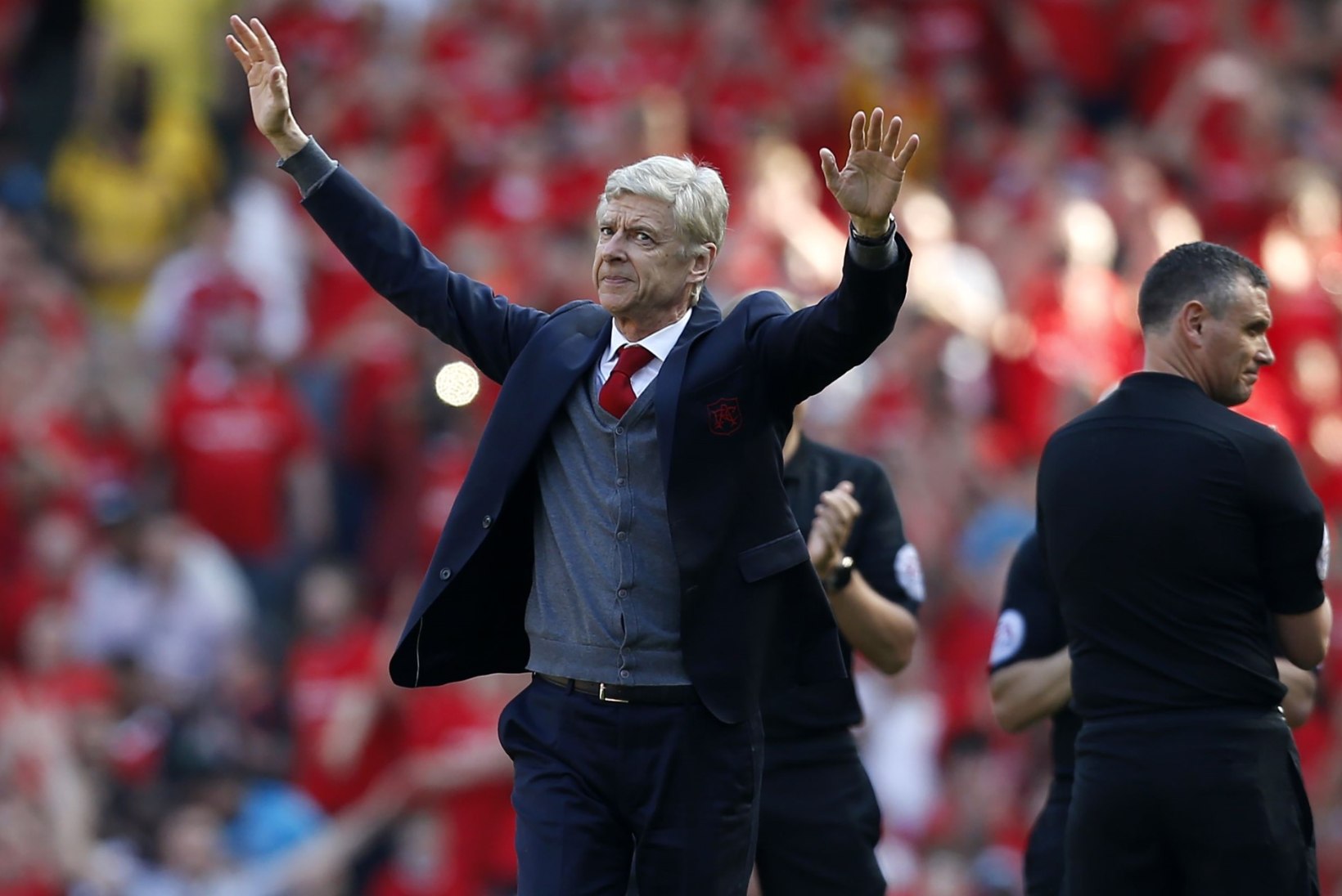VIDEO | Arsenali kodupublik jättis legendaarse Wengeriga väärikalt hüvasti