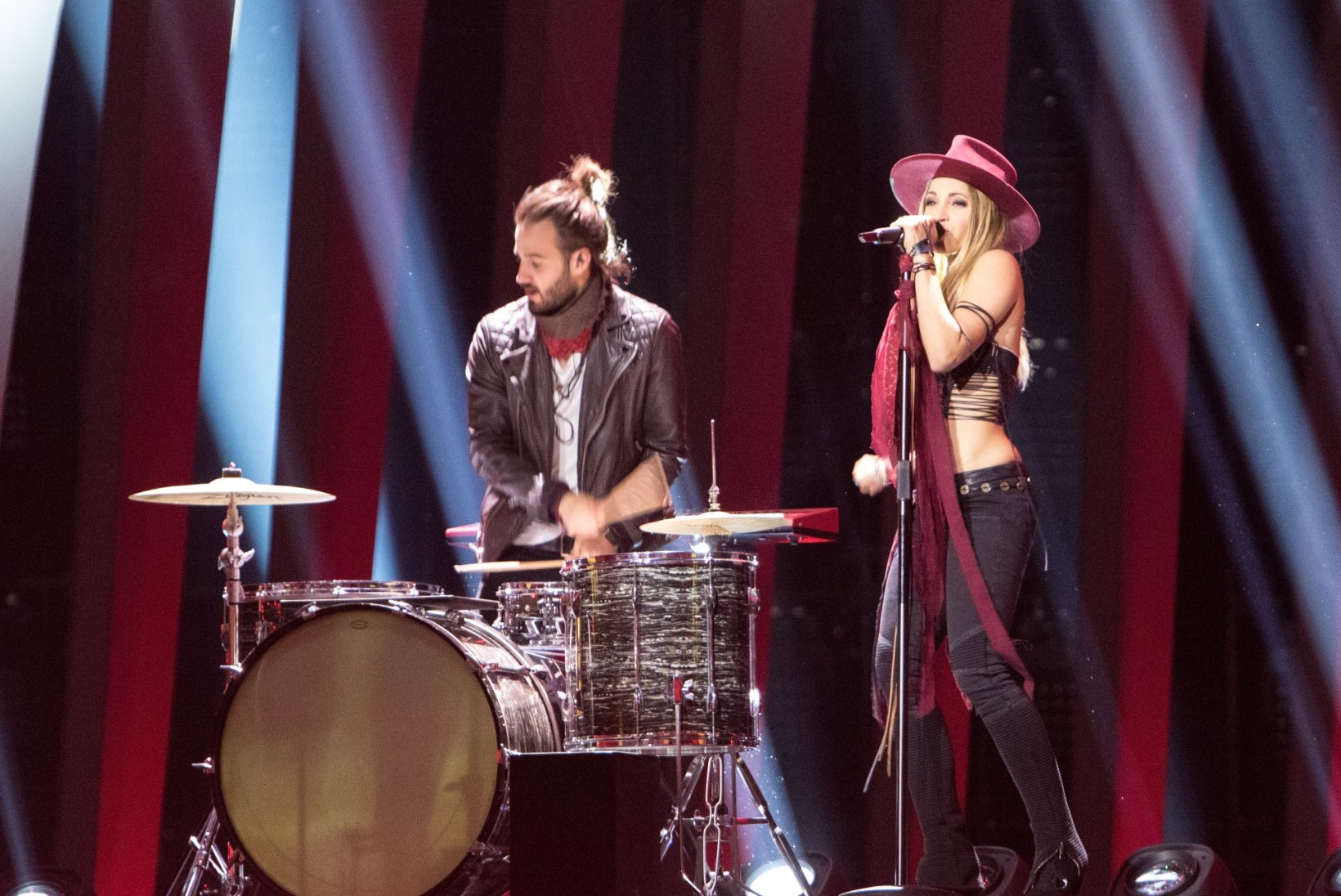 FOTOD JA VIDEOD | Eurovisioni esimene poolfinaal: kellel on suurim kleit, veidraim hääl ja vingeim tantsukava?