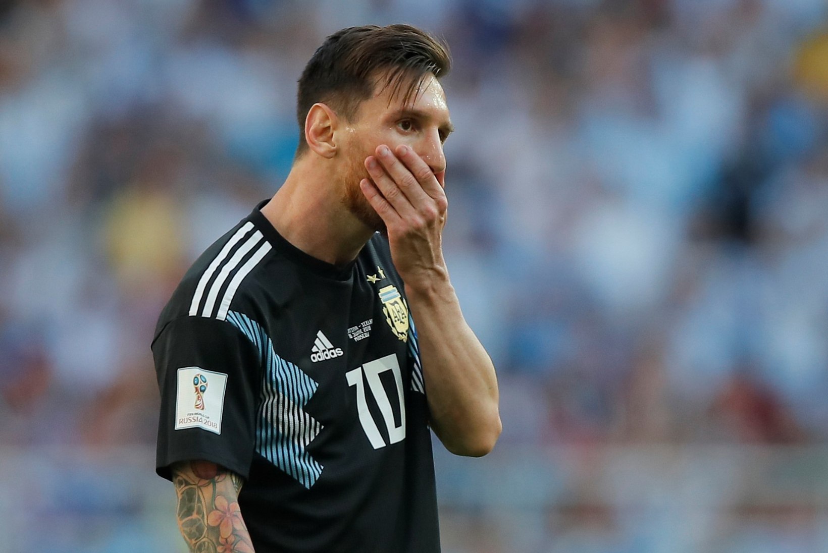 Pisike Island röövis Argentinalt punkte, Messi vedas tiimi alt