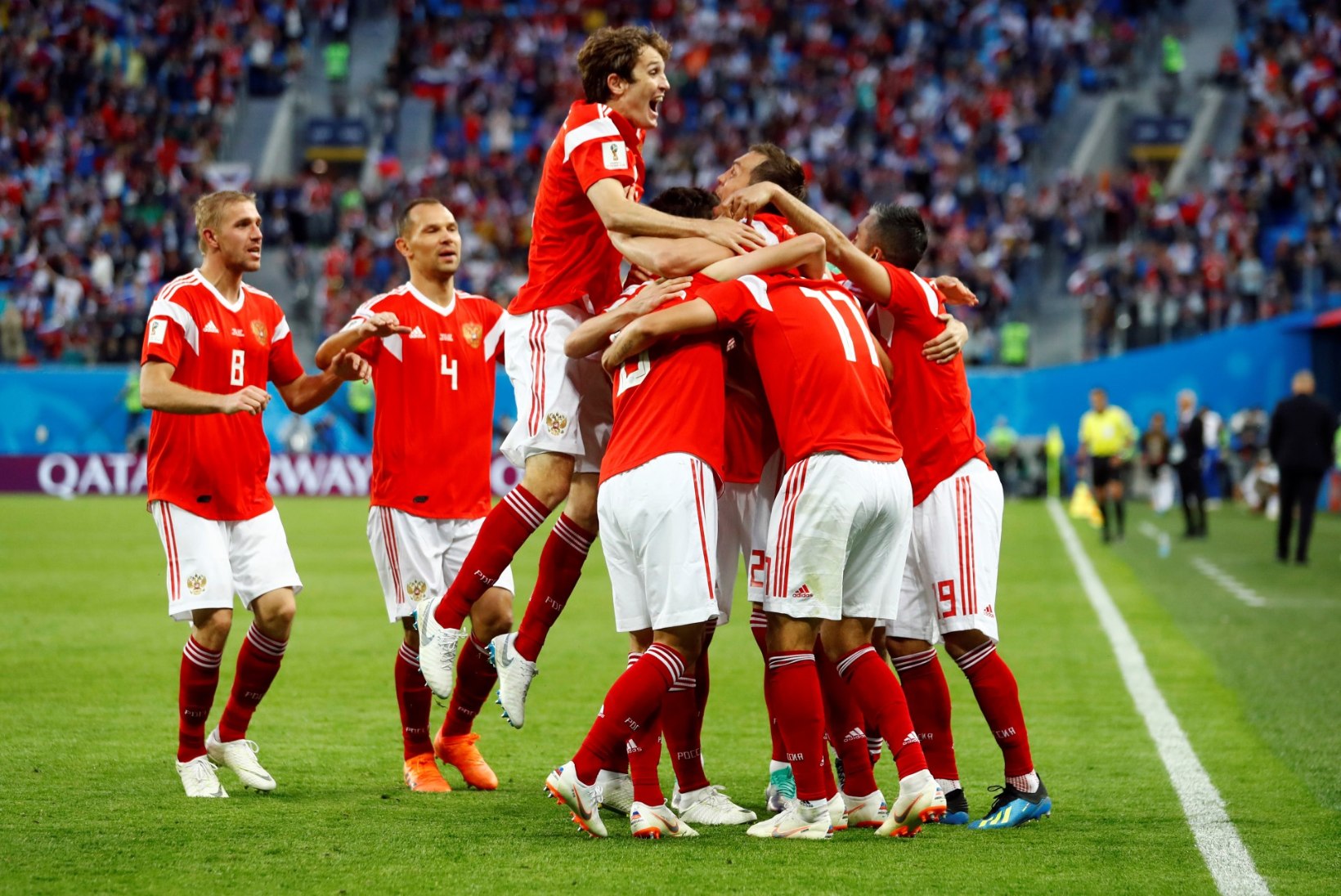 NII SEE JUHTUS | Jalgpalli MM: Venemaa hullas taas kodupubliku ees, Jaapan ja Senegal samuti võidukad