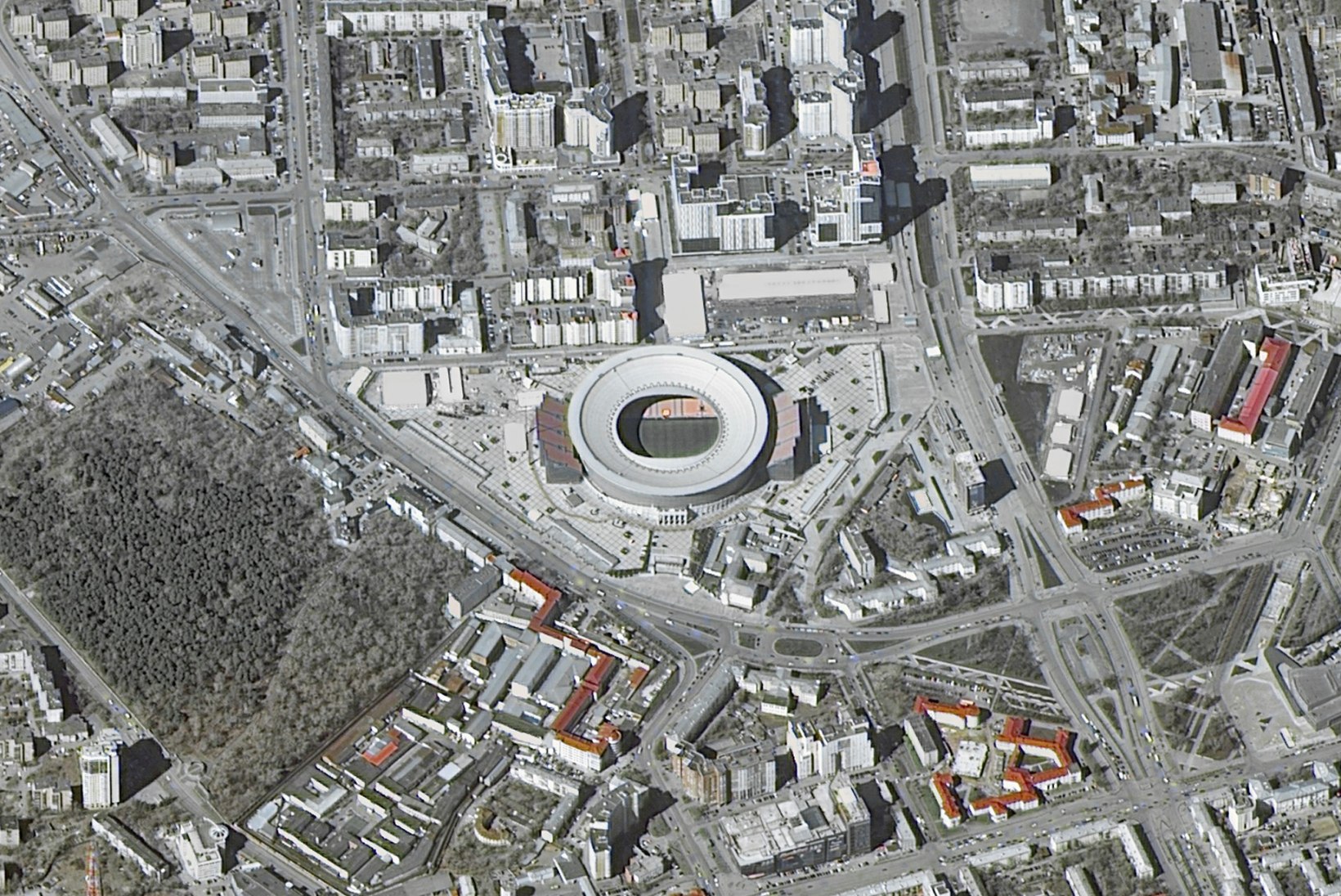 KOSMILINE GALERII | Just sellised näevad jalgpalli MMi staadionid välja taevalaotusest