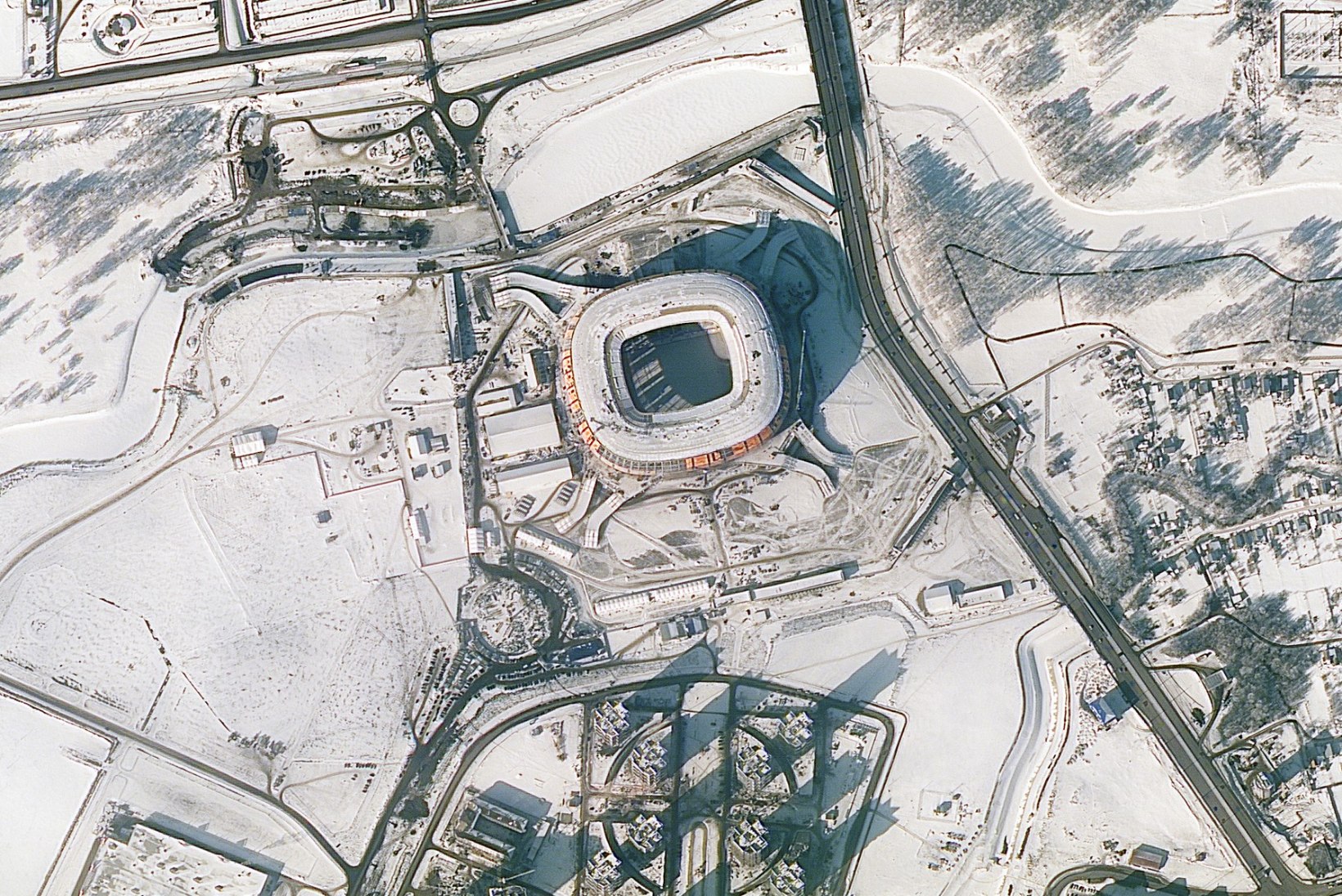 KOSMILINE GALERII | Just sellised näevad jalgpalli MMi staadionid välja taevalaotusest