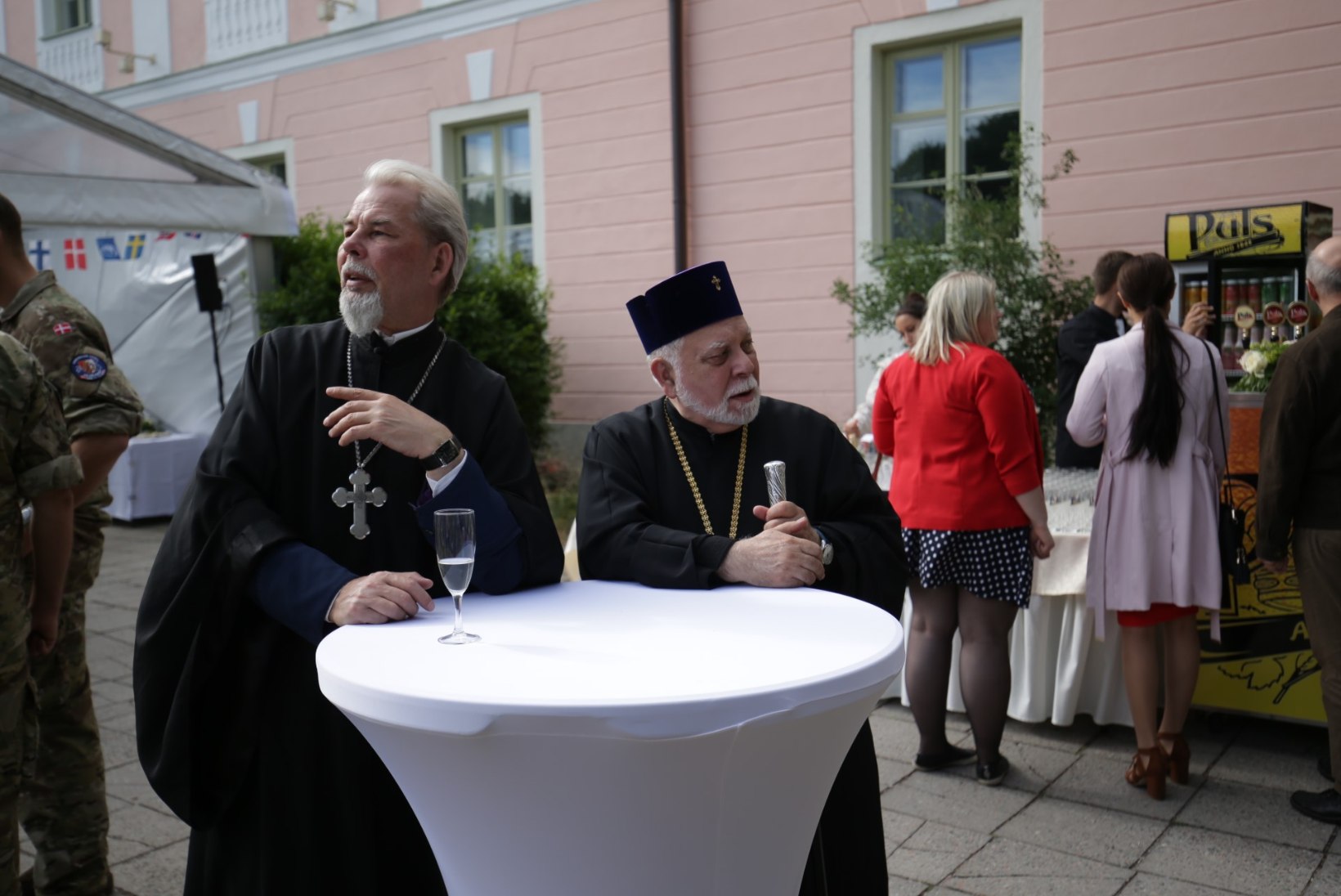 GALERII | Põhjamaad tähistavad rahvuspühi Kuberneri aias suurejoonelise suvepeoga 