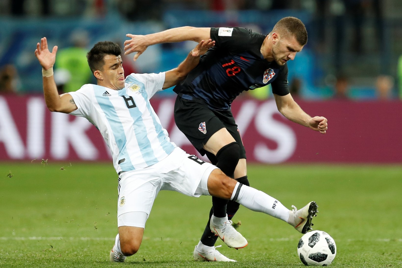 NII SEE JUHTUS | Jalgpalli MM: Prantsusmaa ja Horvaatia pääsesid edasi, Argentina sipleb mudas