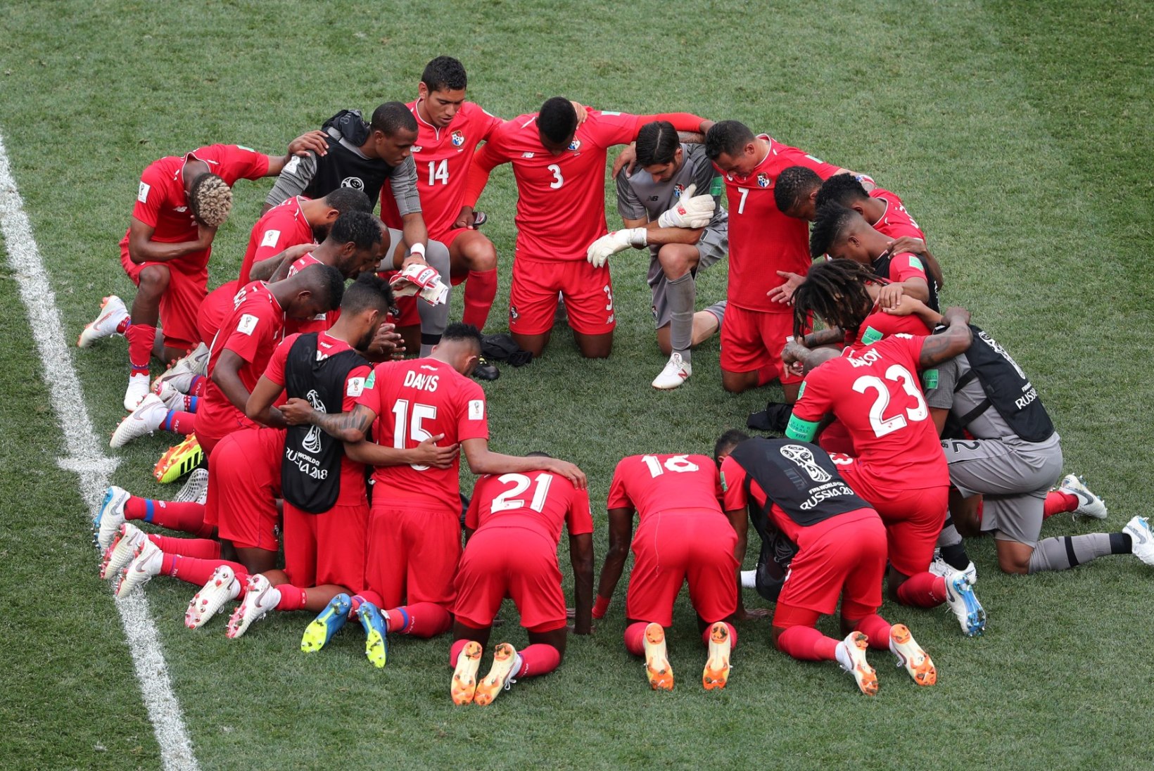 Jalgpallireeglid peast pühitud? Panama proovis Inglismaa vastu lüüa absurdset väravat