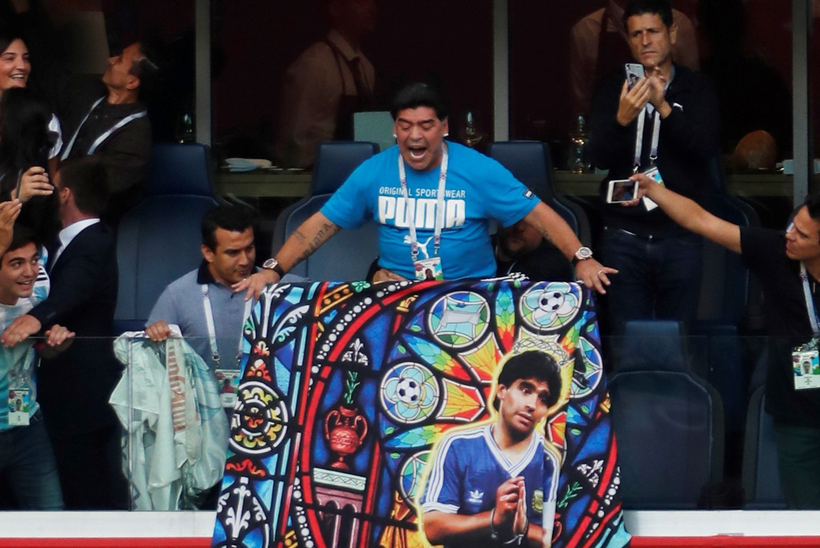 FOTOUUDIS | Vaata, millise plaguga tuli mängule Diego Maradona!