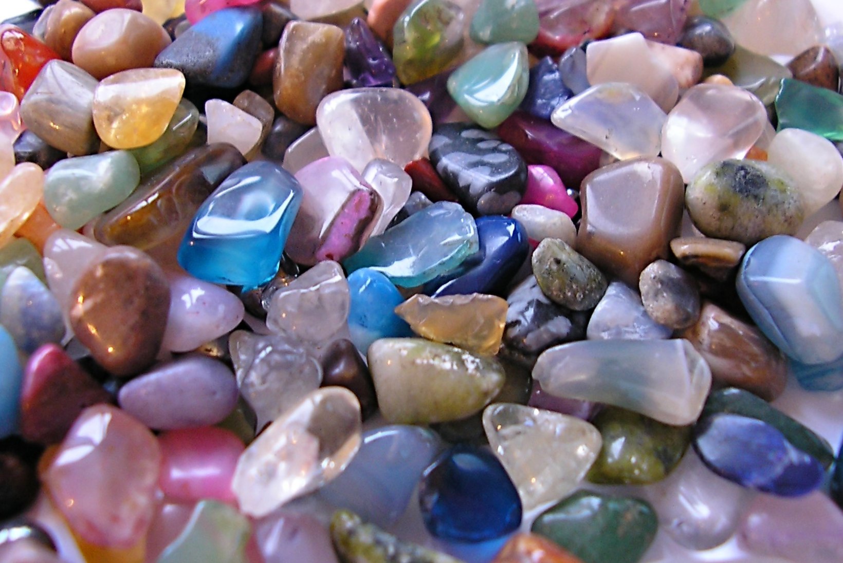 Kuidas leida õige kristall? Need kivid kaitsevad kodu ebaõnne eest