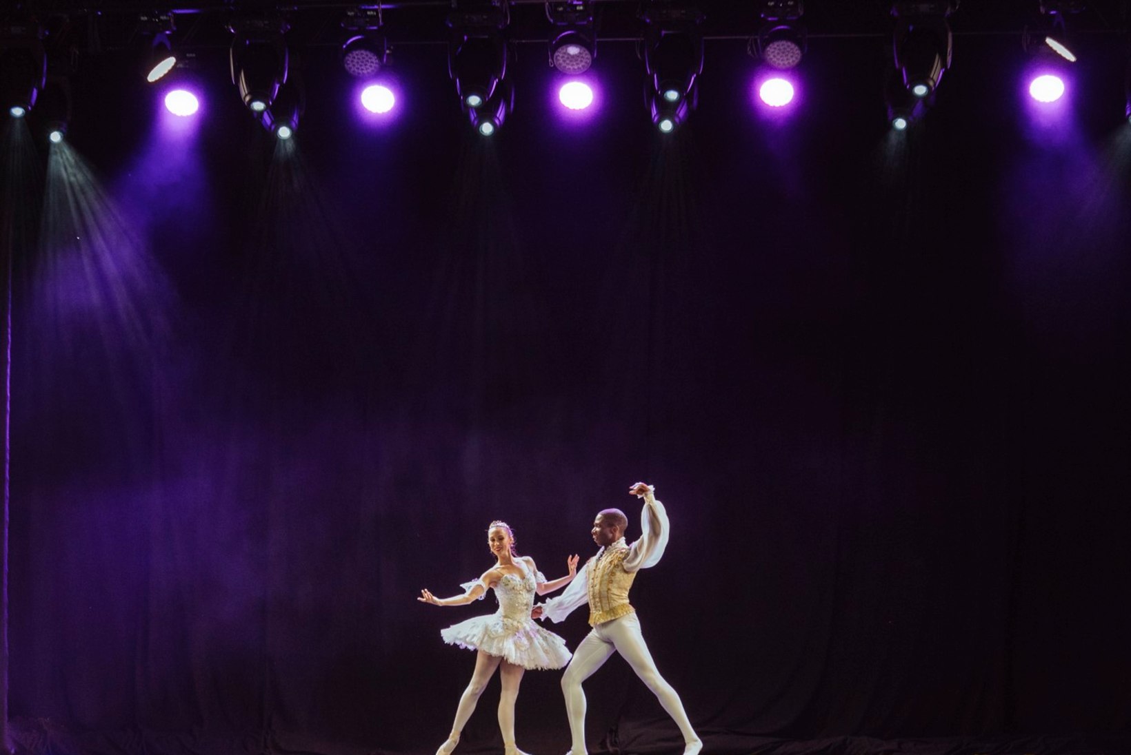 GALERII | Haapsalus tantsiti öösel Tšaikovski ballette