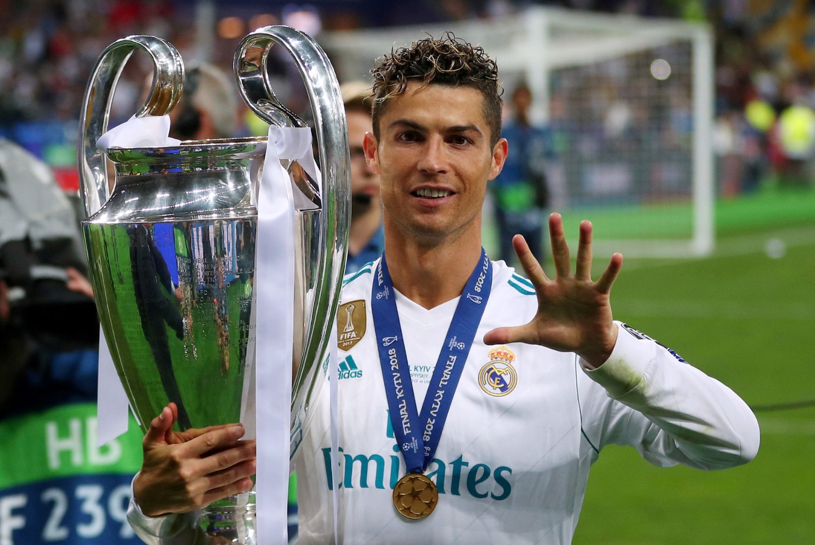 GALERII | Mitme euro eest näeb Tallinnas Ronaldot? Selgusid UEFA superkarikamängu piletihinnad