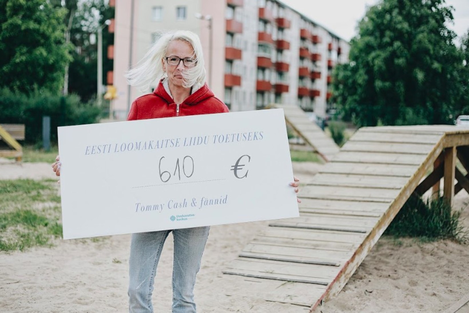 Tommy Cash kogus fännide abiga heategevuslikul müügil Eesti loomakaitse liidu toetuseks 610 eurot