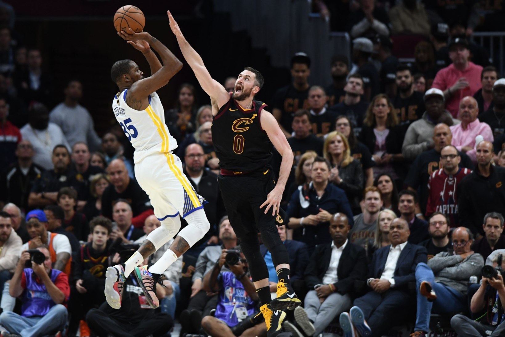 VIDEO | Warriors pani LeBroni ja Cavaliersi lootusetusse seisu, Kevin Durantilt supermäng