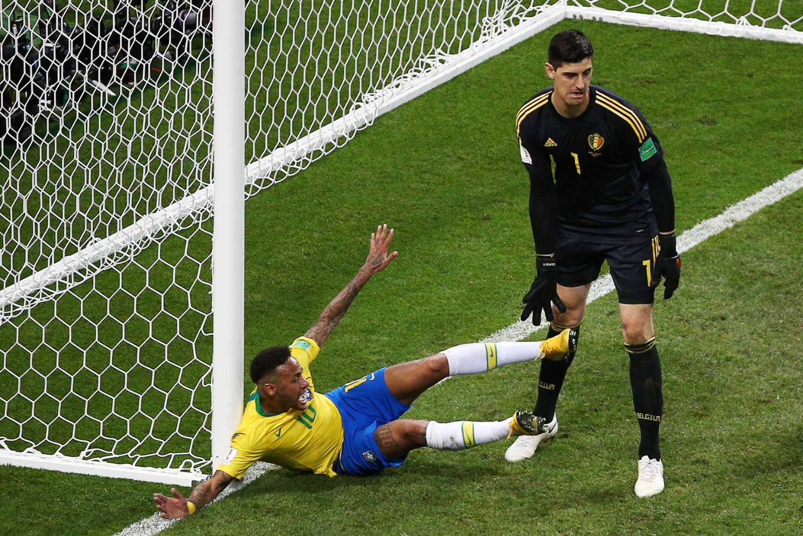 TWITTERIMÖLL | Kuku nagu Neymar ehk Brasiilia staar langes sotsiaalmeedias naerualuseks