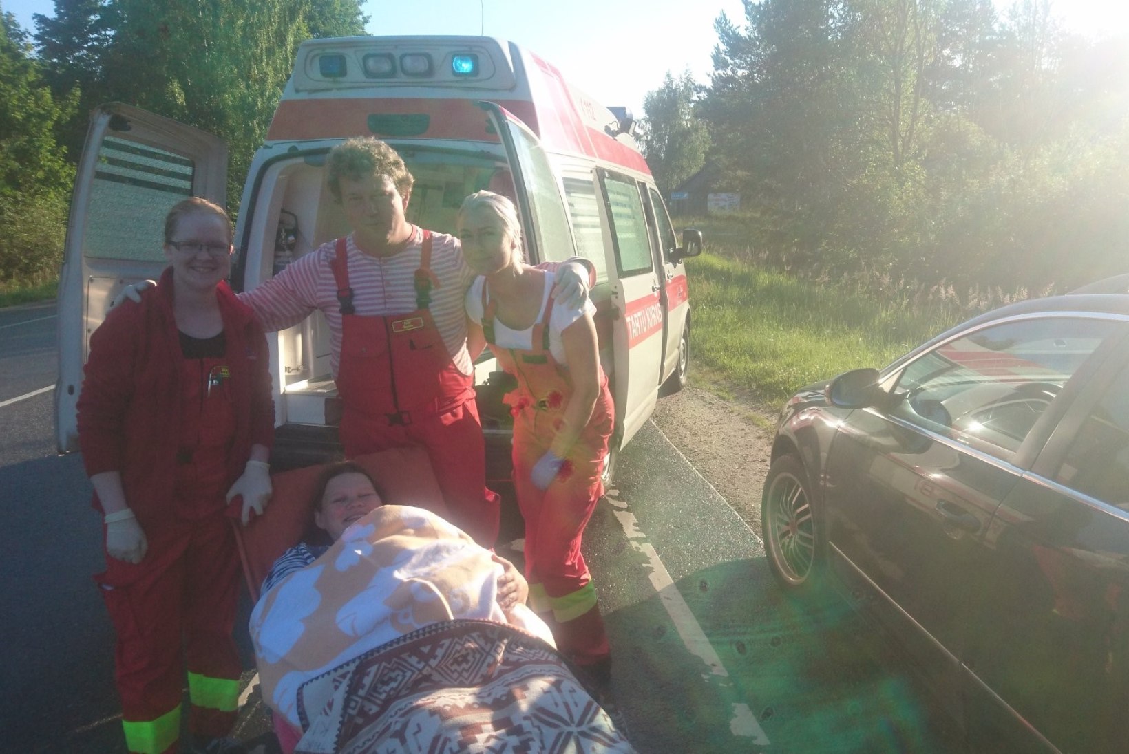 Tartu kiirabi juht: maantee ääres sünnituse vastu võtnud meedikud saavad kiita ja noomida