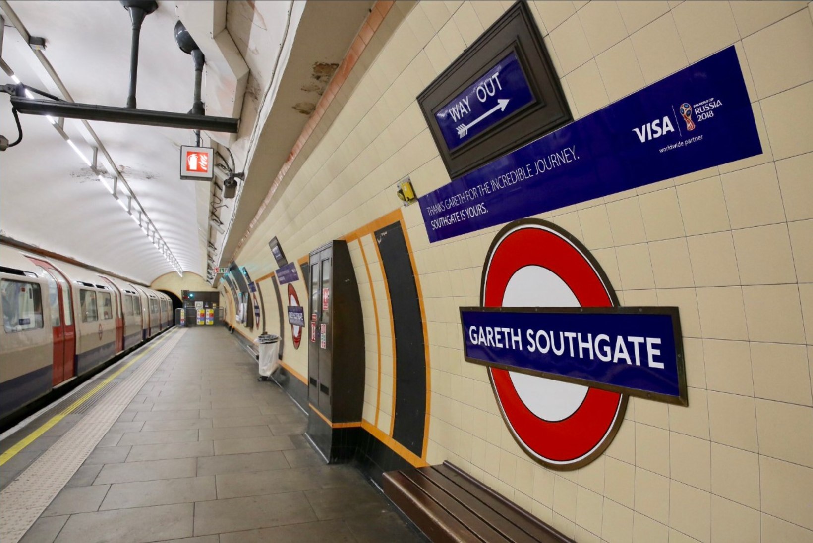 Londoni metroojaam sai ajutiselt Inglismaa vutikoondise peatreeneri nime