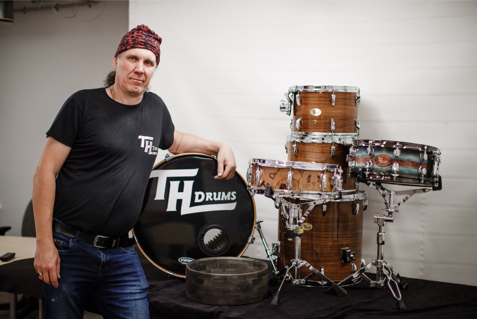 Meister Tarmo Herkül valmistab trummikomplekte maailmatasemel artistidele