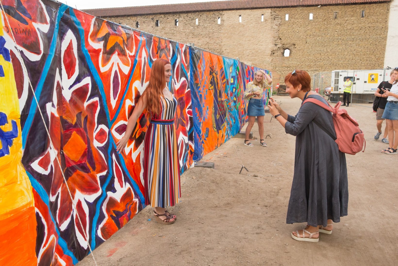 FOTOD | Narva kunstiõpilased said Baltic Sunil maha hiiglasliku maaliga