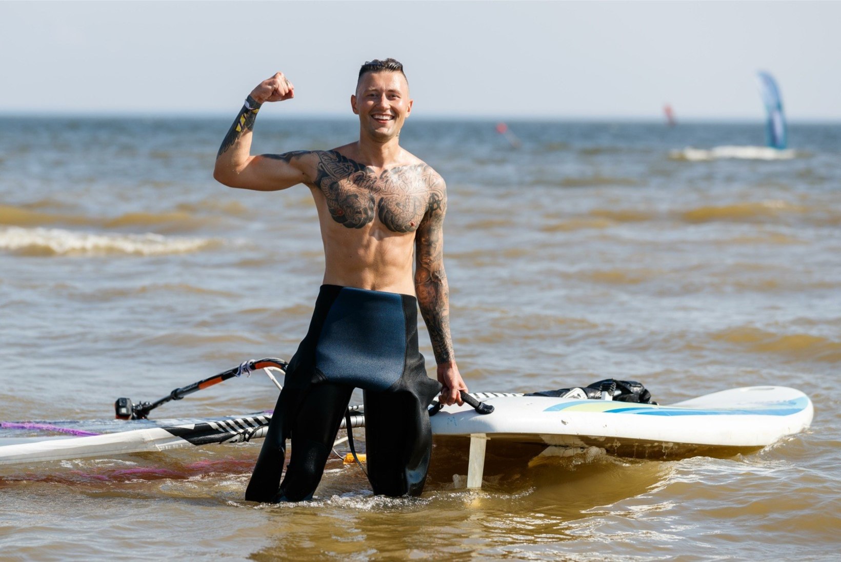 Surfivõistluse võitja Uku Arop meenutab treeningut tormisel merel: surmahirmu ei olnud, aga ärevaks tegi küll