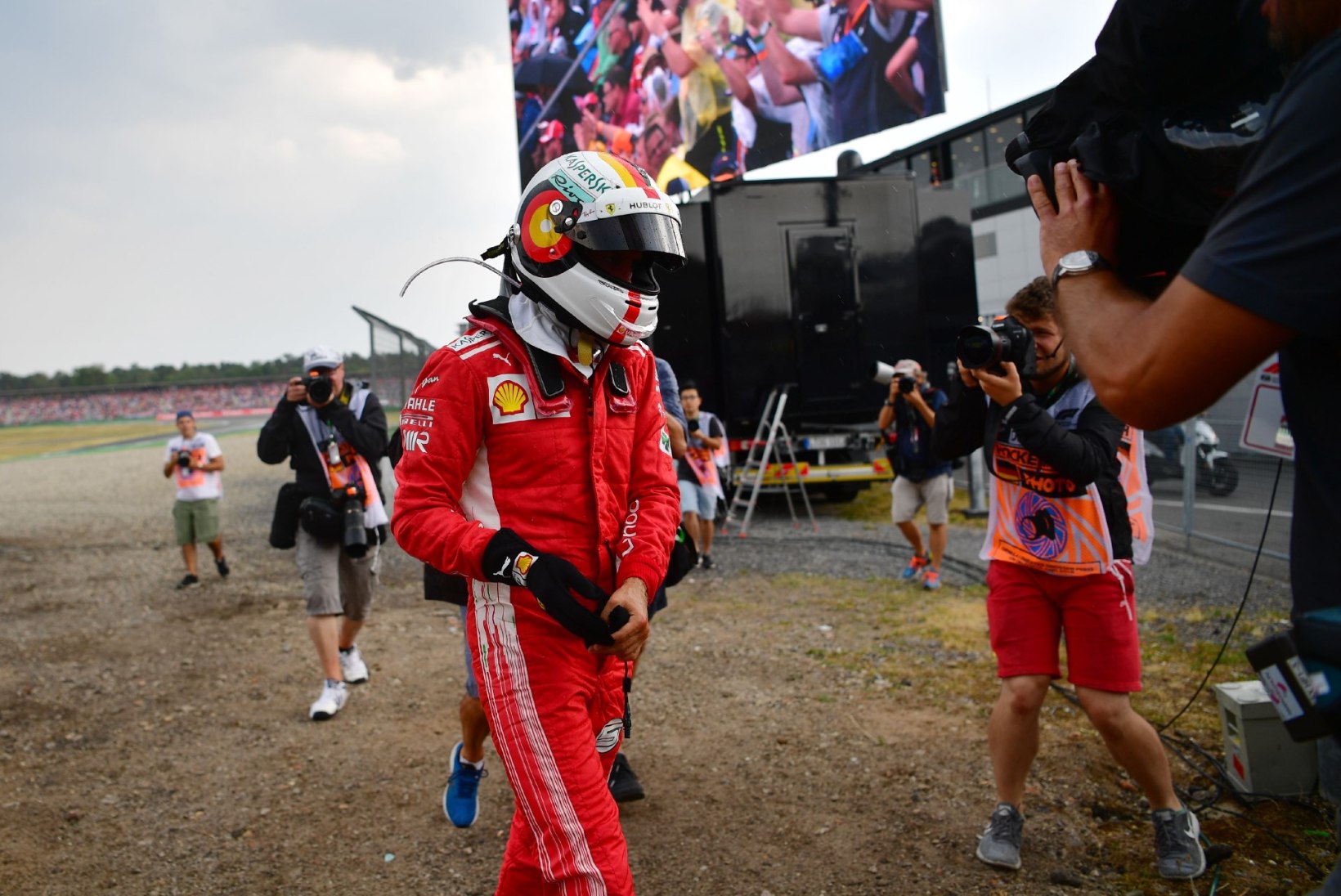 VIDEO | Kodurajal esikohalt seina sõitnud Vettelile maksis kätte liigne enesekindlus