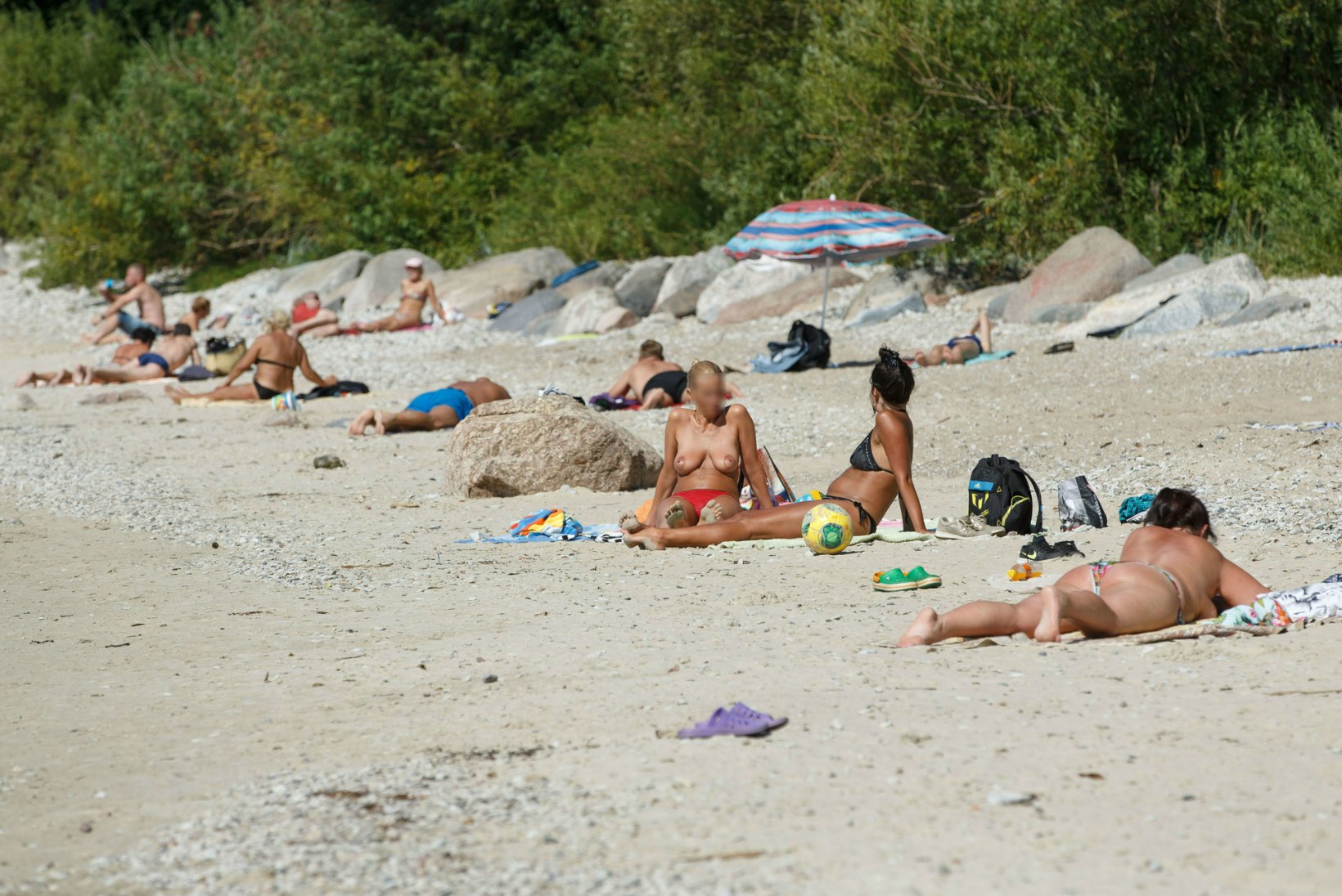ÕL VIDEO | Miks pole Eesti randades topless-päevitajaid?