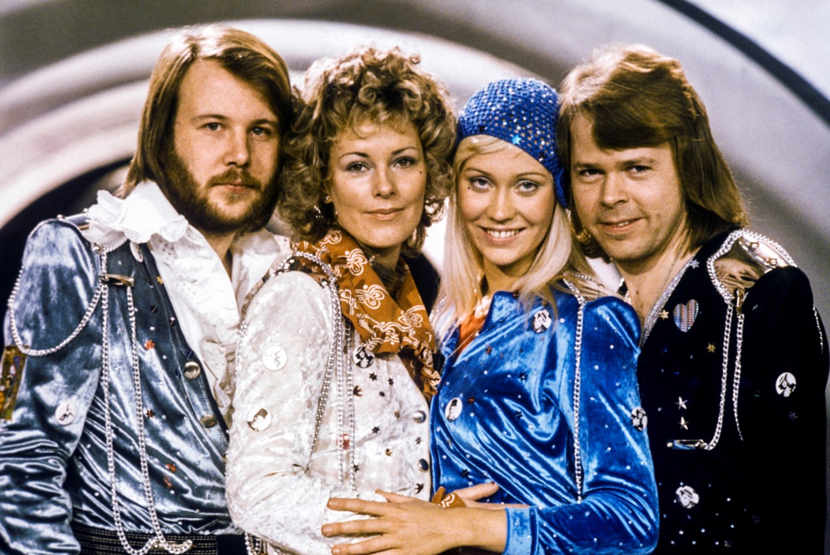 LIIGNE POLIITKORREKTSUS? ABBA hitid roogiti „Mamma Mia!“ jaoks siivsamaks