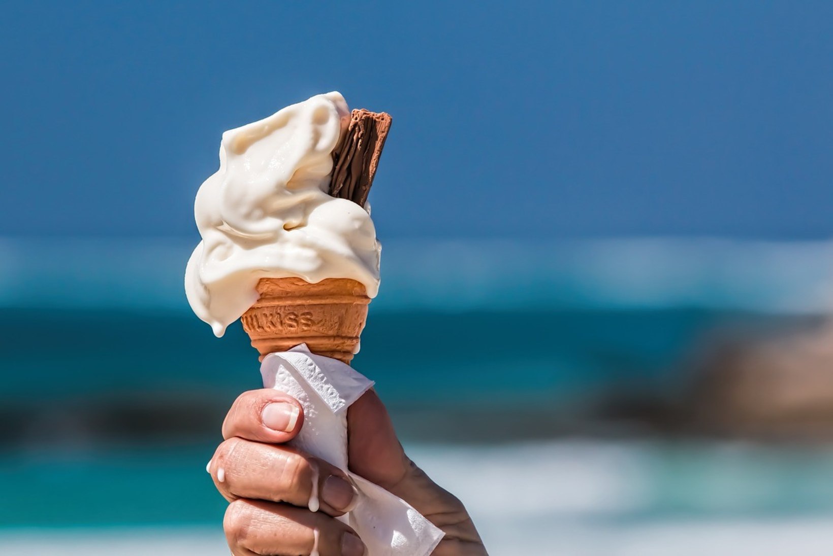 Nooruke jäätisemüüja: klientide lemmikmänguks on „tekita müüjas paanikat“