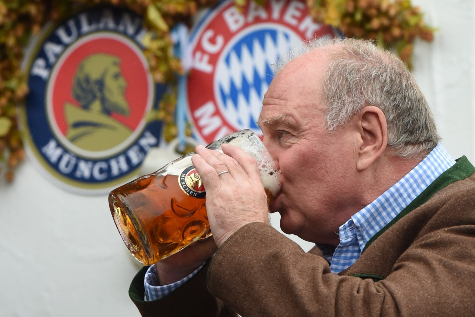 Müncheni Bayerni president Özili igatsema ei jää: ta on juba aastaid s****ti mänginud, tema koondisemängud pidanuks ammu läbi olema